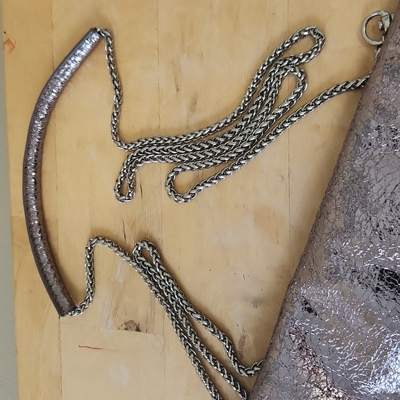 Sorial Metalic Turn Lock Crossbody Purse Handbag with Chain Strap - Picture 2 of 12